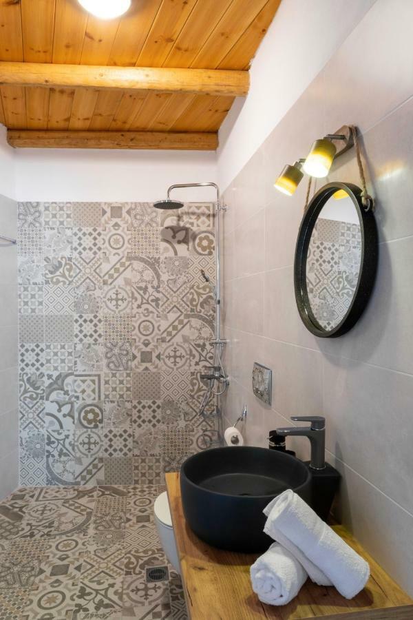 Marilena Natural Stone House, By Hellocrete Pigí 外观 照片