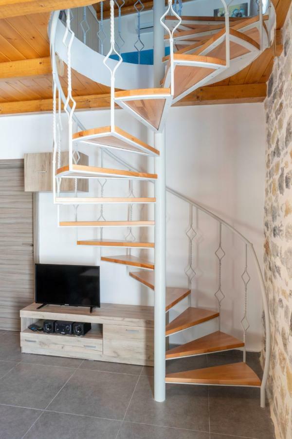 Marilena Natural Stone House, By Hellocrete Pigí 外观 照片
